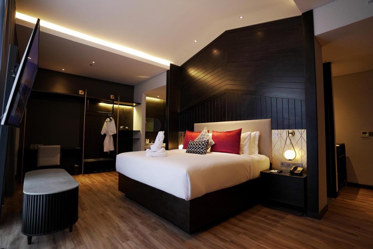 Awann Sewu Boutique Hotel And Suite Semarang Exterior photo