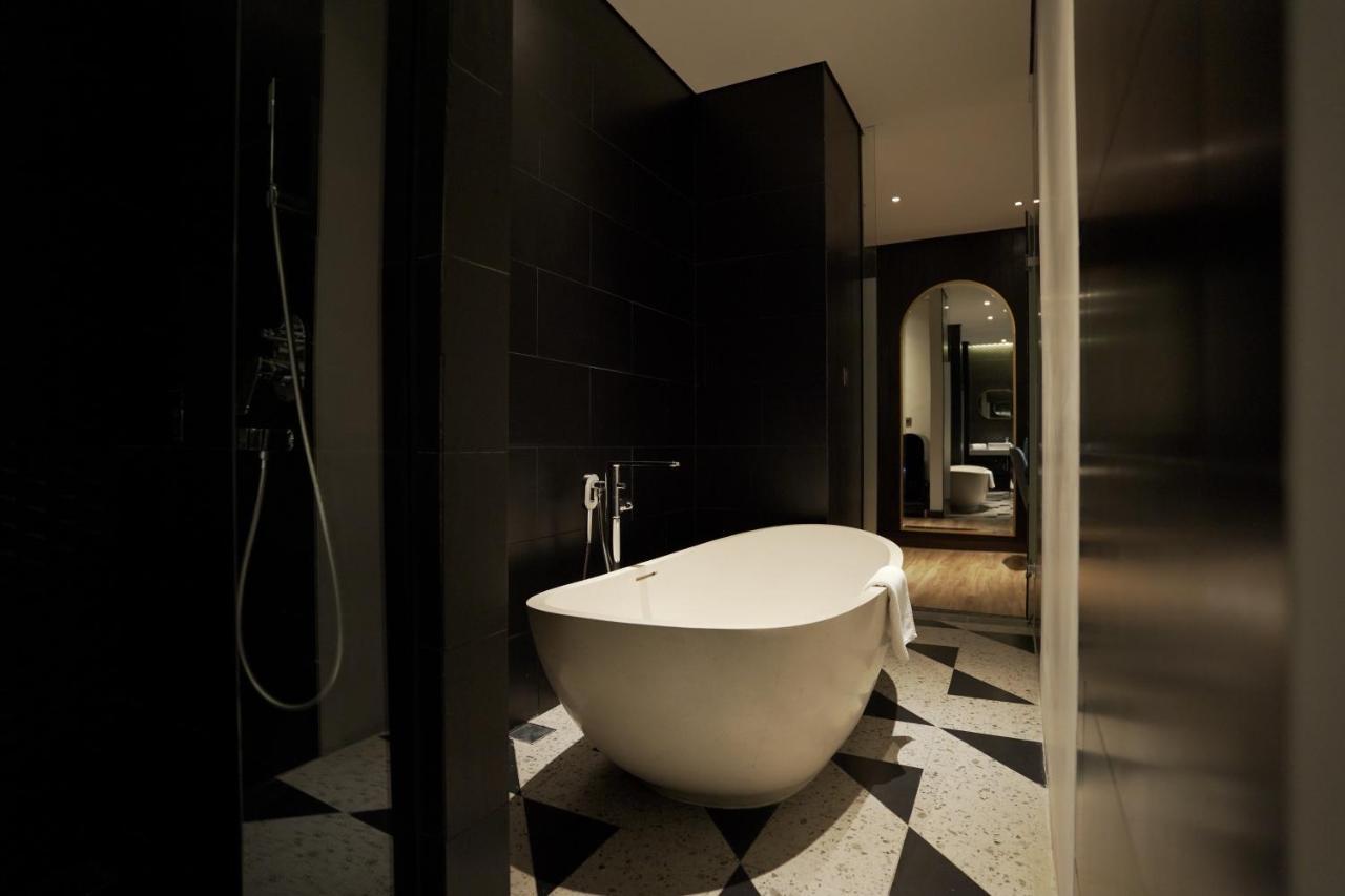 Awann Sewu Boutique Hotel And Suite Semarang Exterior photo