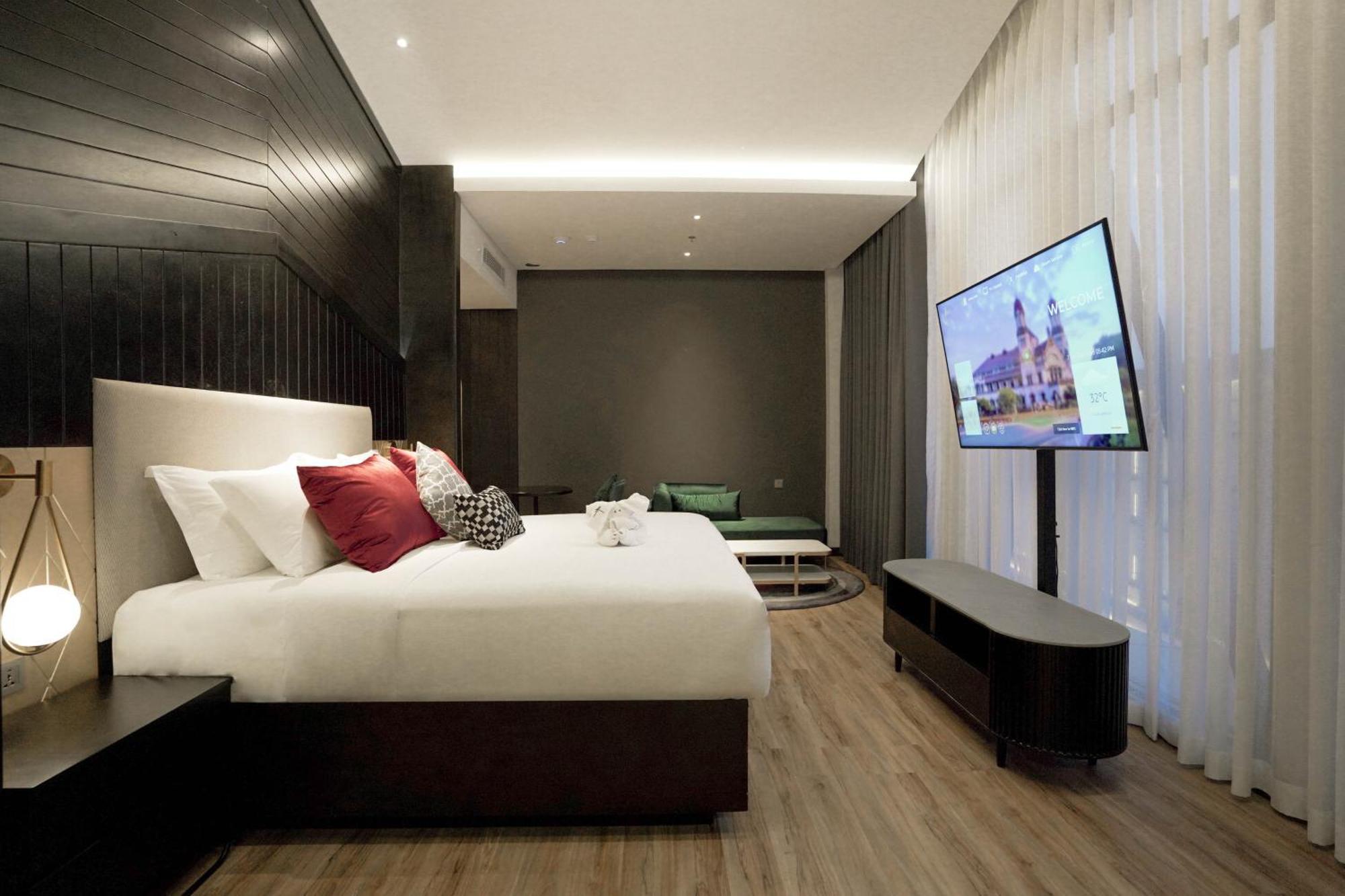 Awann Sewu Boutique Hotel And Suite Semarang Exterior photo