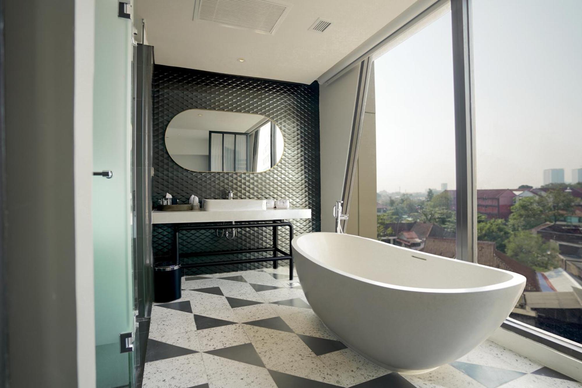 Awann Sewu Boutique Hotel And Suite Semarang Exterior photo