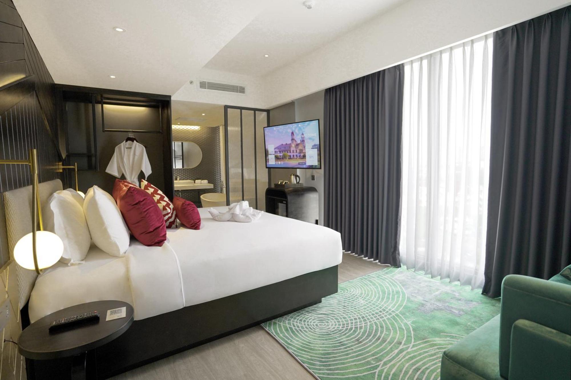 Awann Sewu Boutique Hotel And Suite Semarang Exterior photo